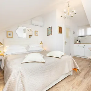 Guest house And Petra, Split